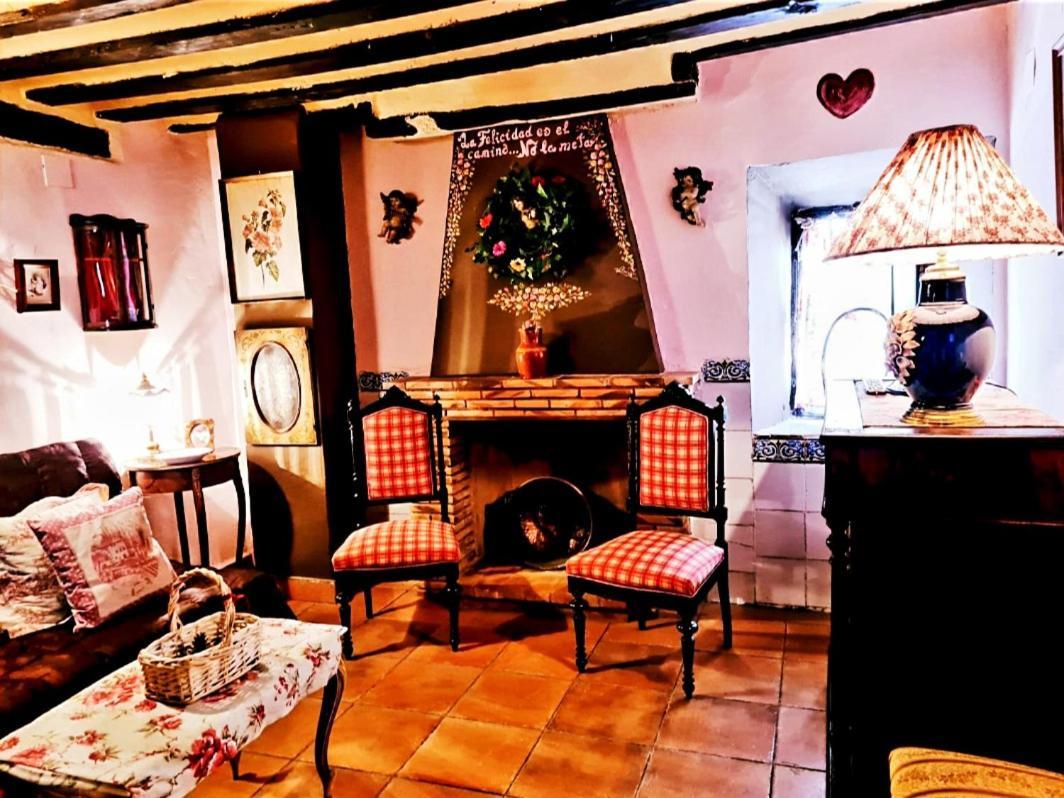 Room In Lodge - Romantic Getaway To Cuenca At Christmas Valeria Exterior foto