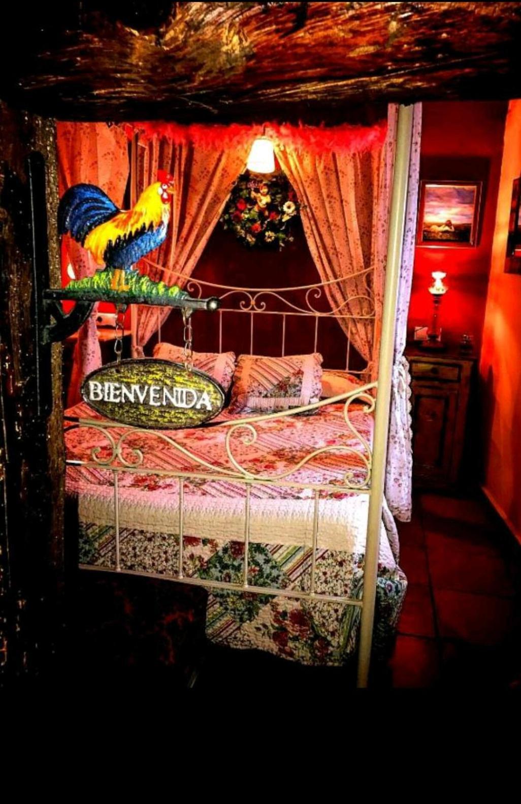 Room In Lodge - Romantic Getaway To Cuenca At Christmas Valeria Exterior foto